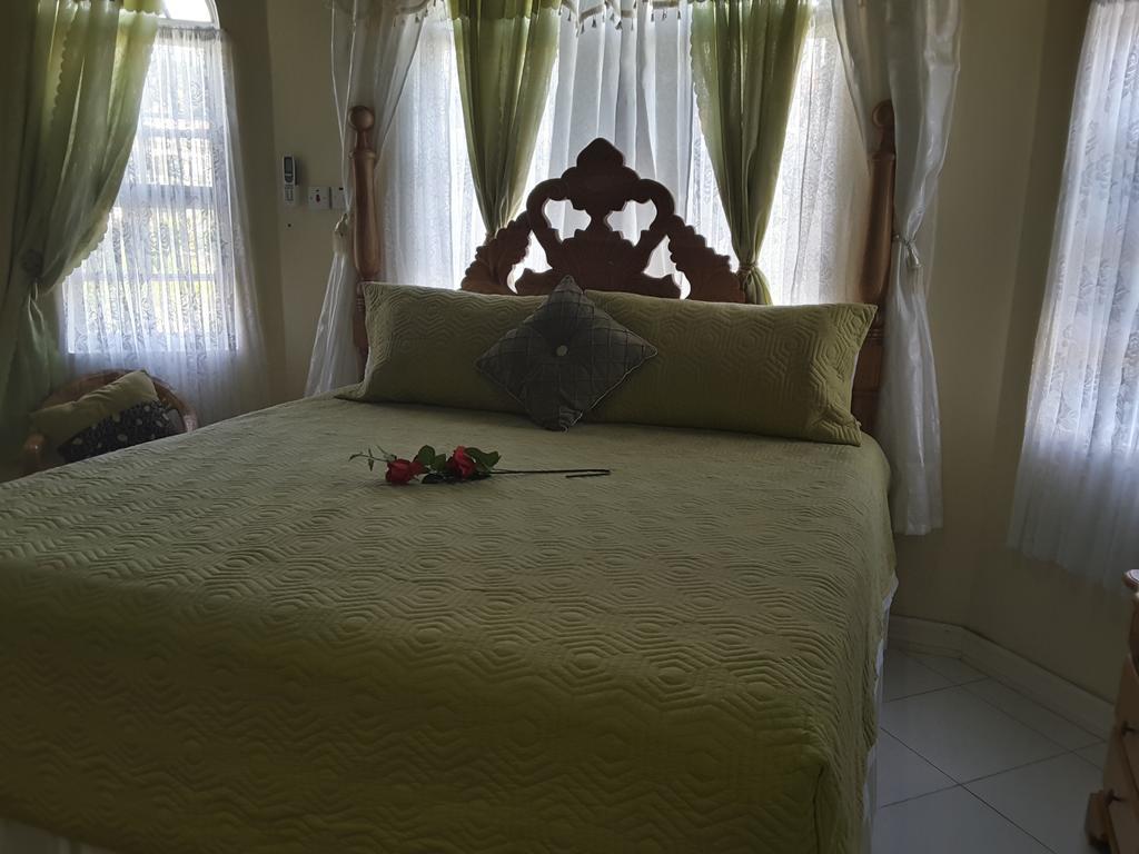 Cazwin Villas Montego Bay Exterior foto