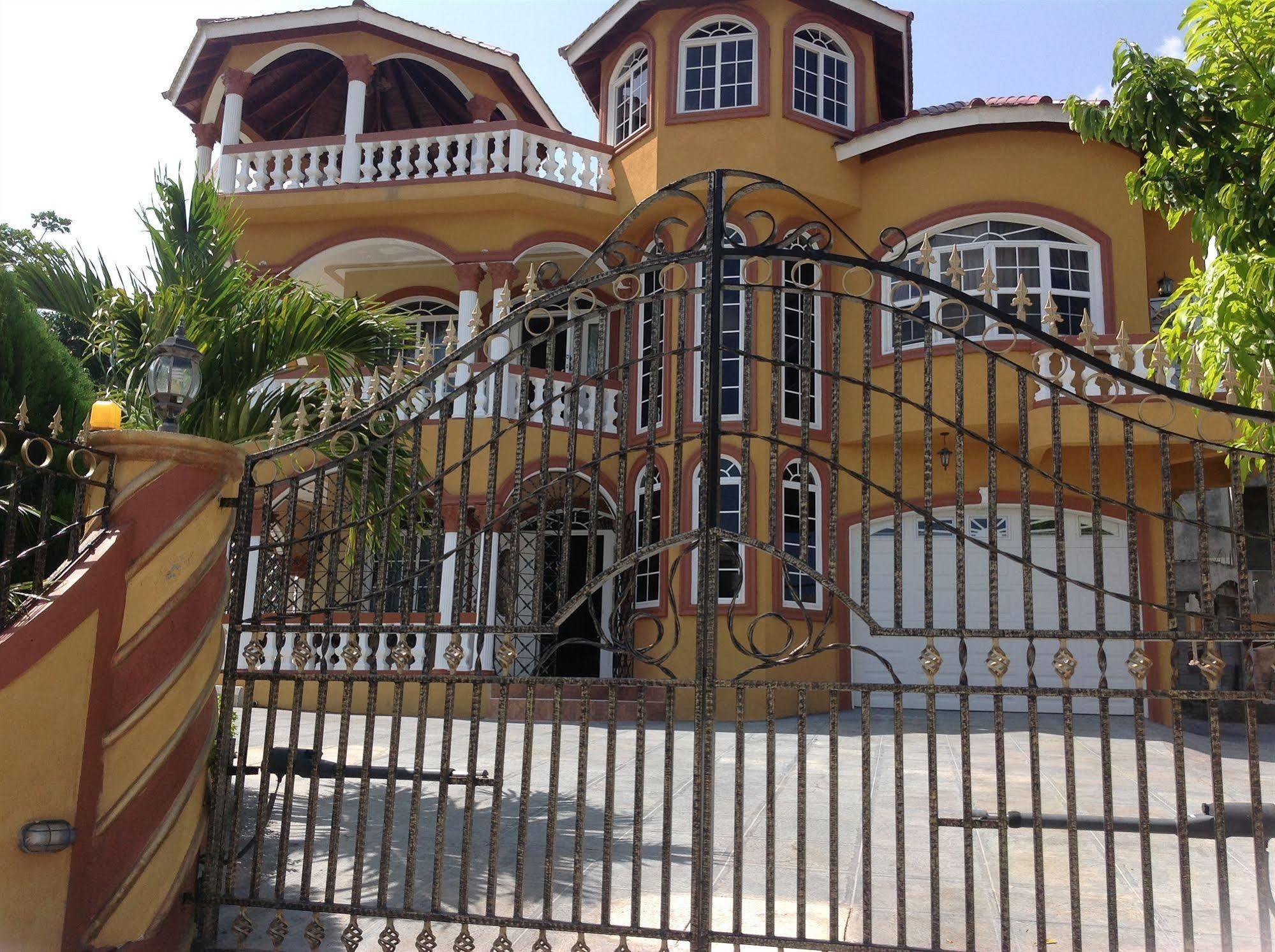 Cazwin Villas Montego Bay Exterior foto